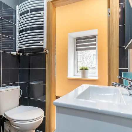 Slowackiego Yellow Apartman *